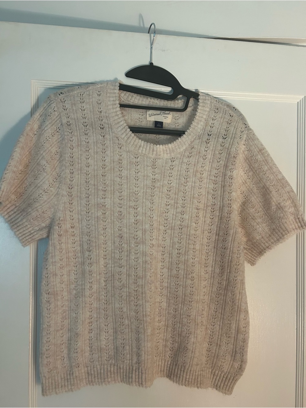 Universal Thread Cream Short-Sleeve Crewneck Sweater